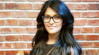 Анкити Бос e 27 годишен моден маняк и е напът да