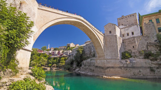 Средновековните градове притежават особеното очарование на отдавна отминали и останали