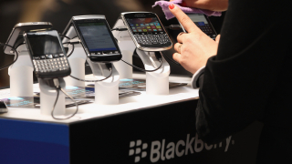 Краят на класическите модели на BlackBerry настъпи Канадската компания която някога