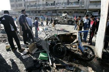 Кола-бомба уби шестима пред офиса на телевизия в Ирак