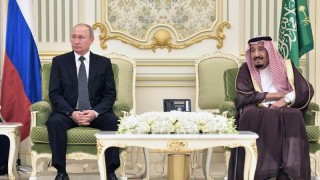 Руският президент Владимир Путин и кралят на Саудитска Арабия Салман
