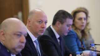 Увеличиха заплатата на шефката на НАП на 5 500 лв.