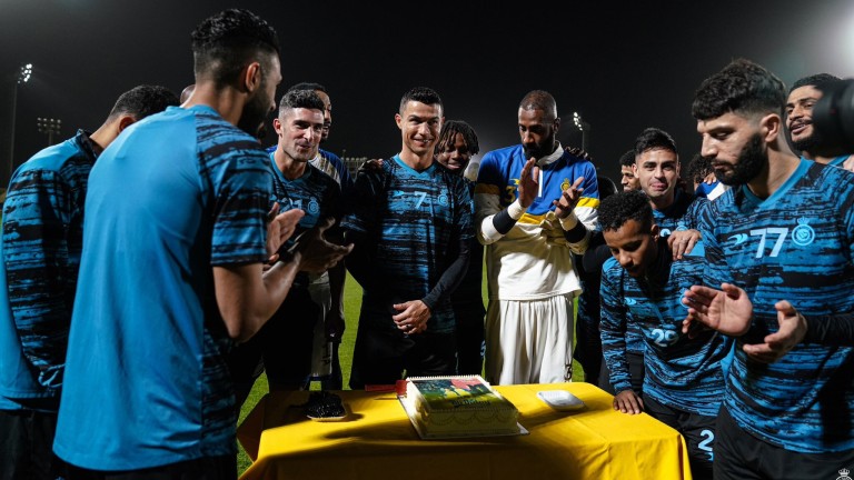 Играчите на Ал Насър поздравиха Кристиано Роналдо за рождения му