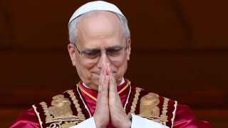Новоизбраният тази седмица папа Лъв XIV отправи първото си неделно