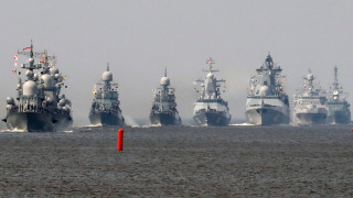 Руското министерство на отбраната коментира че ще проведе военноморски учения