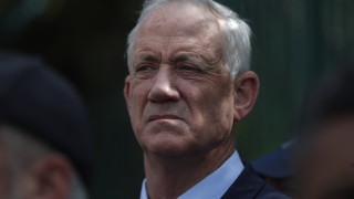 Израелският министър Бени Ганц в неделя обяви оставката си от