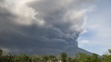  Отменят полети в Бали заради прогноза за вулканична пепел 