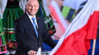 Полският президент Анджей Дуда печели проведения днес първи тур на