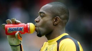 Аякс подновява договора на Фермеер