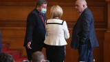 Иванов и Манолова търсят един смел депутат