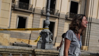 Пожарът в музея в Бразилия заради късо съединение или хартиен фенер