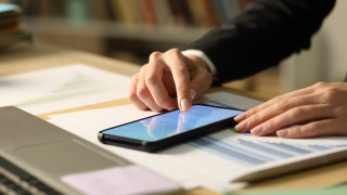 Проверяват телекомите и кредитните фирми за нередни клаузи в договорите