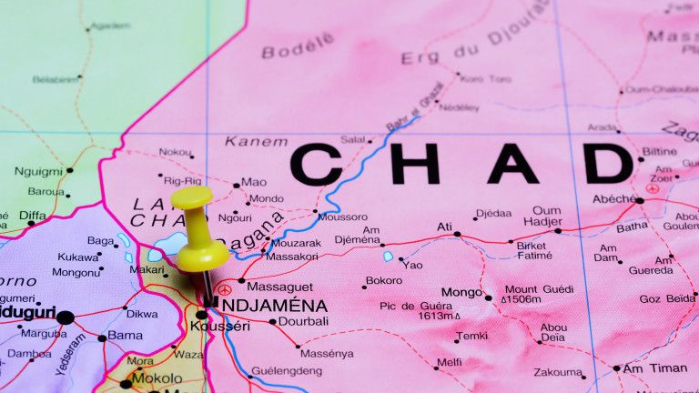 Десетина руснаци, задържани в пустинята в Чад, се обявиха за туристи