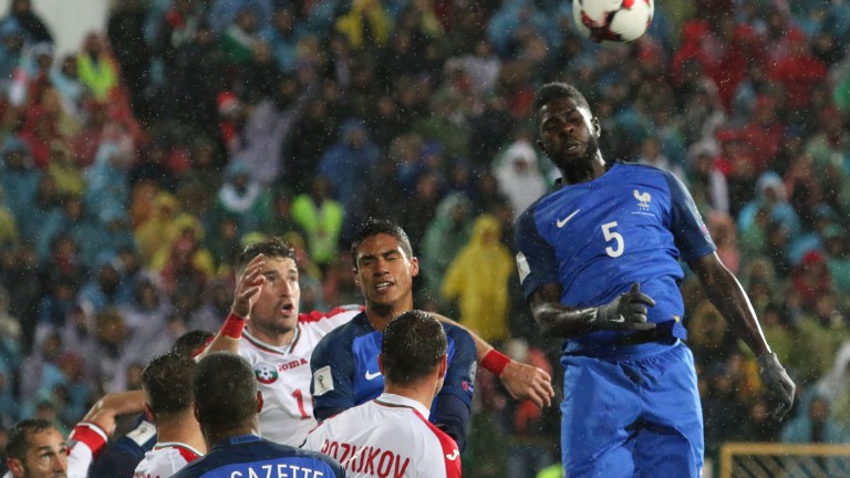 България - Франция: 0:1, тотална доминация на "петлите"!