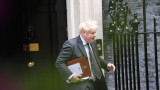 Борис Джонсън понижи външния министър в голям ремонт на правителството