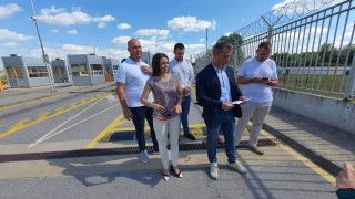 Разследва ли ОЛАФ контрабанда на дрехи през "Капитан Андреево"?