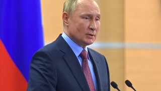 Руският президент Владимир Путин подписа закон за премахване на задължителния