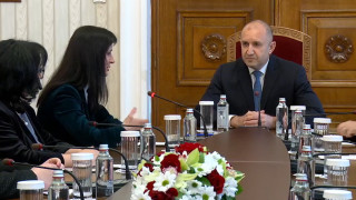 Румен Радев даде още два дни на ГЕРБ за разговори за кабинет