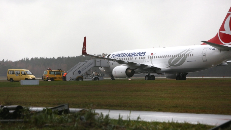 Самолет на турските авиолинии кацна аварийно в Ирландия