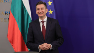 Предстои смяна на ръководството на Информационно обслужване Това обяви пред
