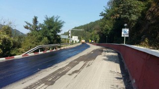 Преасфалтират участъка от път II 16 Своге София съобщиха от