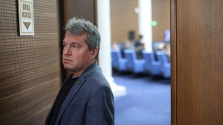 Парламентарната група на Има такъв народ скочи на кмета на