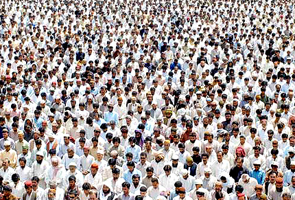 Саудитските власти не пуснаха 150 000 души в Мека