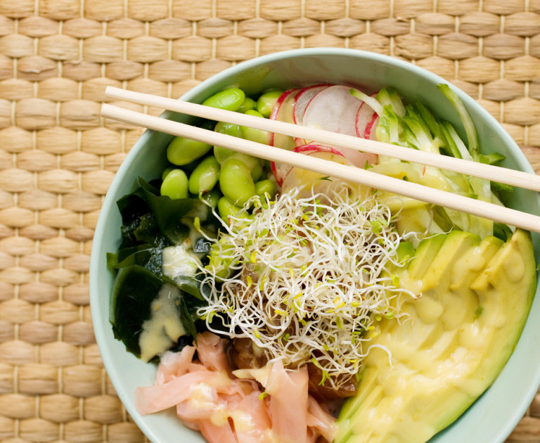 Pokѐ bowl с риба звук