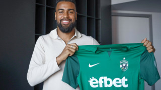 Бранителят на Лудогорец Сонко Сундберг говори на официалната пресконференция