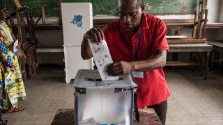 Демократична република Конго провежда исторически избори съобщават световни агенции Дълго