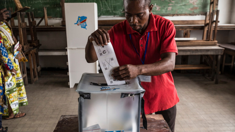 Демократична република Конго провежда исторически избори, съобщават световни агенции. Дълго