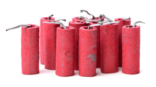 Съвети за любителите на пиротехника изпращат от община Ловеч В