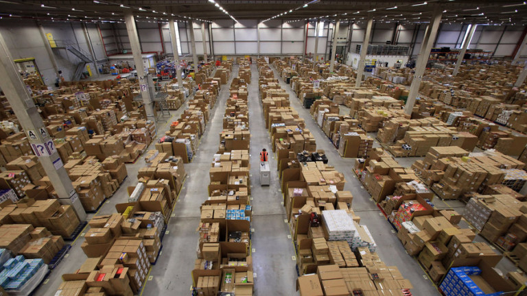 Коронавирусът влиза в складовете на Amazon. Какво означава това за САЩ?