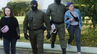 В Минск арестуваха над 20 души, включително и кореспондента на РИА Новости