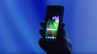 Samsung показа сгъващ се екран снощи Компанията представи своя Infinity