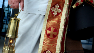 Благодатният огън пристигна у нас съобщи Нова телевизия Това стана