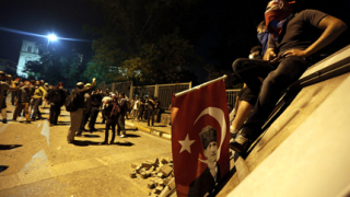 Турските синдикати обявиха стачка срещу  полицейското насилие