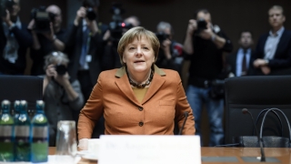 Шпионирането сред приятели е неприемливо, обяви Меркел при разпит за САЩ