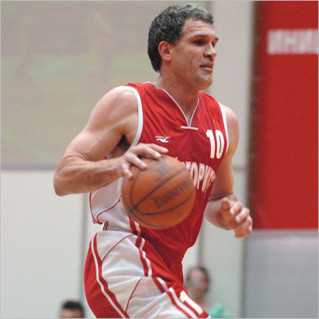 Кжижевски прибира Везенков в САЩ