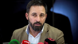 Крайнодясната испанска партия Вокс ще подкрепи ново регионално правителство на
