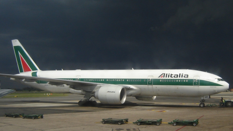 Най-голямата италианска авиокомпания Alitalia, основана през 1946 г., престава да