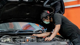 Как трима състуденти създават бизнес за $1 милиард, който процъфтява по време на пандемията