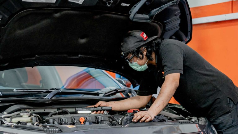 Как трима състуденти създават бизнес за $1 милиард, който процъфтява по време на пандемията