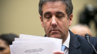 Бившият адвокат на американския президент Доналд Тръмп Майкъл Коен излиза