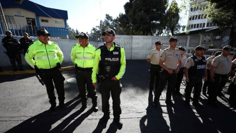 Полицията в Еквадор и Испания е арестувала най-малко 30 души
