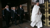 95 японски депутати посетиха спорния храм Ясукуни