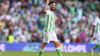 Офанзивният полузащитник на Бетис Иско се контузи в мача от