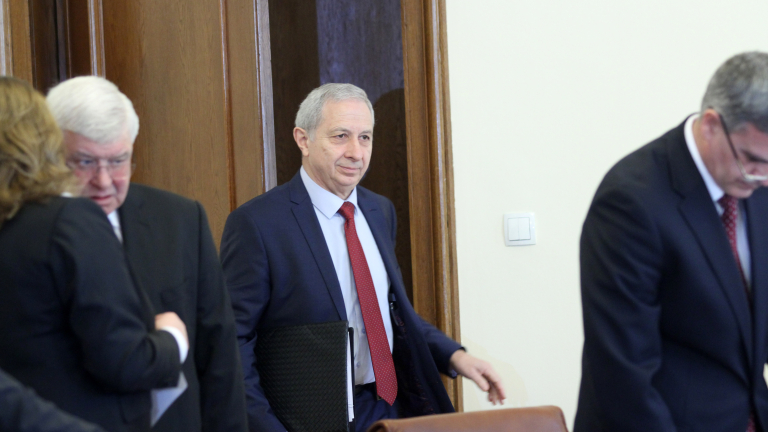 Gotvyat Velikdenski Dobavki Za Naj Bednite Pensioneri News Bg