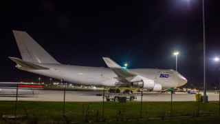 Нидерландия разследва инцидент с двигател на Boeing 747-400