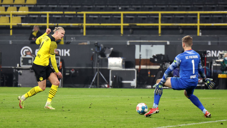 Норвежкият нападател на Борусия (Дортмунд) Ерлинг Халанд отбеляза два гола